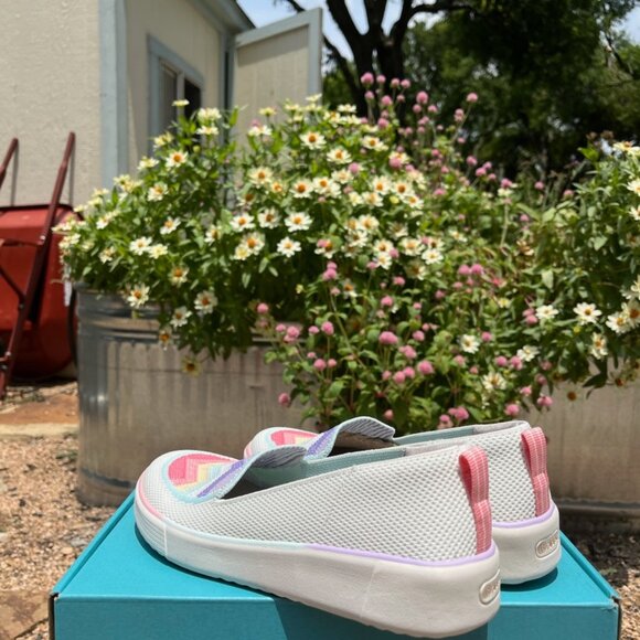 NWOTs Bzees® March On Moc slip-ons with Rainbow Zigzag Design - Picture 7 of 10